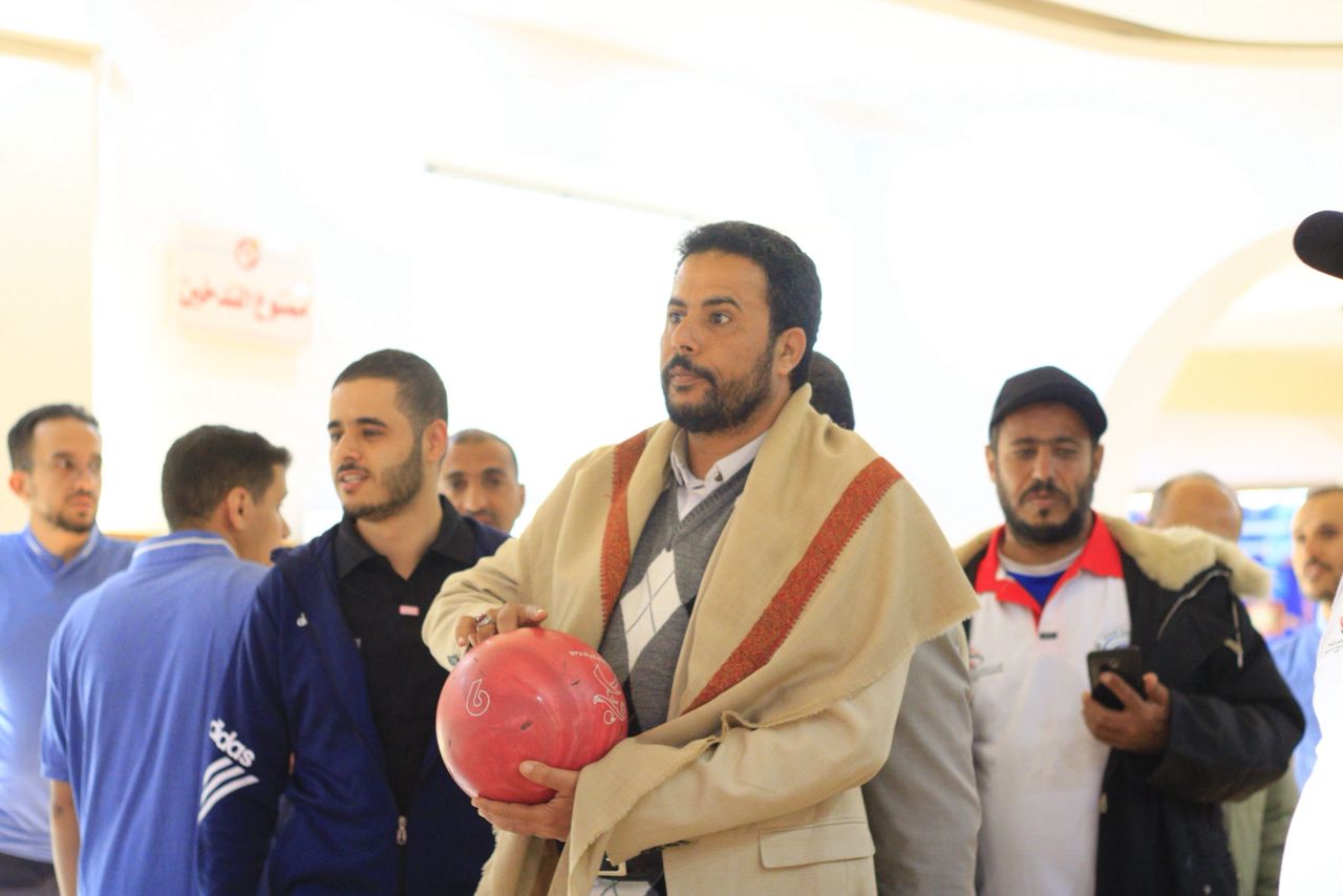 نائب وزير الشباب والرياضة يدشن منافسات بطولة الشركات لألعاب كرة الطاولة والبلياردو والبولينغ والبادل