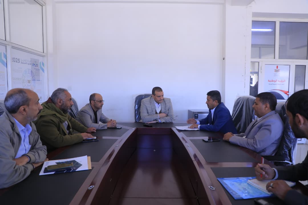 فريق التوعية ومتابعة تفعيل الخط المجاني بهيئة مكافحة الفساد يلتقي القائم بأعمال وزير الاقتصاد